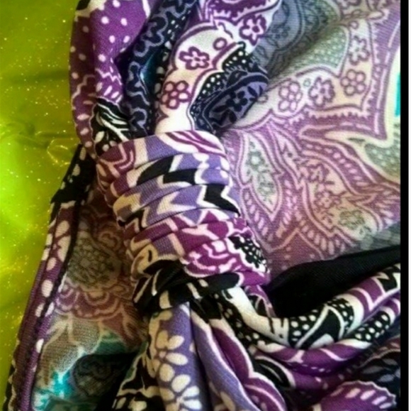 Plus Size Colorful dressy, paisley pattpattern top - Picture 5 of 6